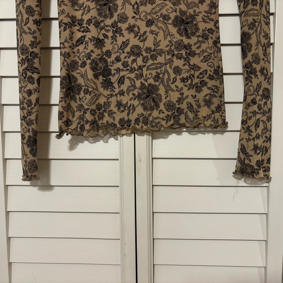 Pattern Mesh Long Sleeve - Picture 3 of 4